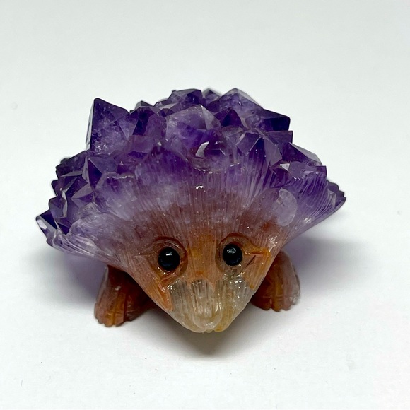 Adorable Amethyst crystals Hedge hog - Picture 1 of 7